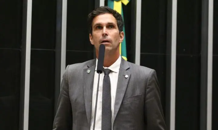 Comissão aprova proibição de desligamento de jovens atletas durante o ano escolar