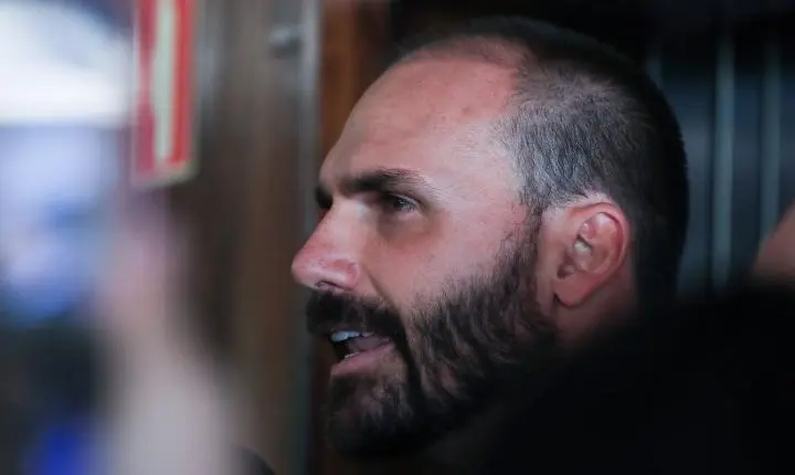 Por unanimidade, STF condena Eduardo Bolsonaro no caso do tarifaço